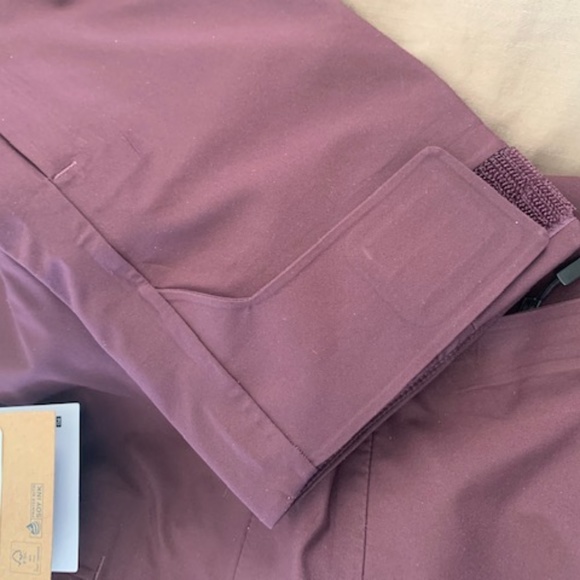 BNWT - Picture 6 of 6